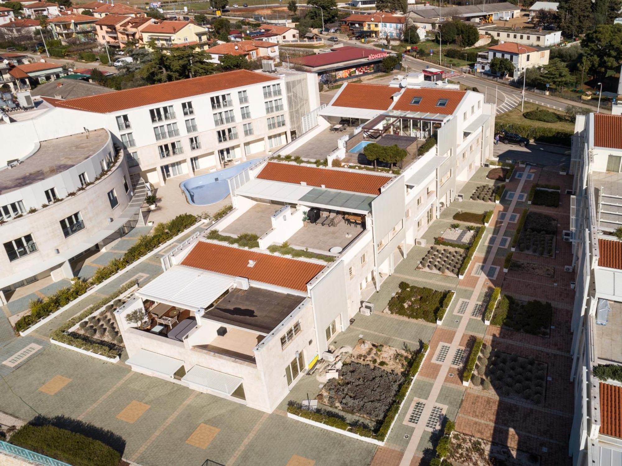 Humagum Sea View Apartment - Garden Palace Umag Eksteriør bilde