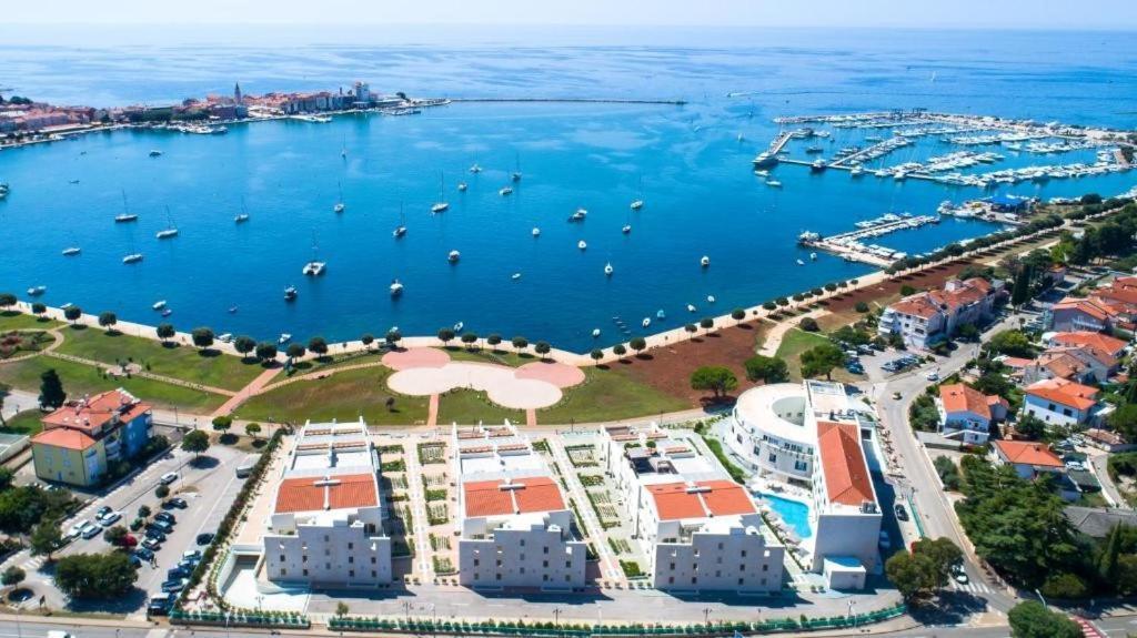 Humagum Sea View Apartment - Garden Palace Umag Eksteriør bilde